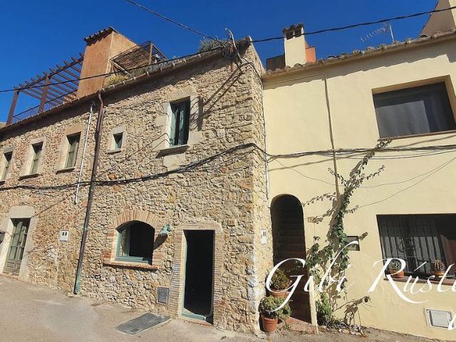Casa rural en alquiler en calle Cases Noves, Regencós, de 120 m² 2 habitaciones por 1.300