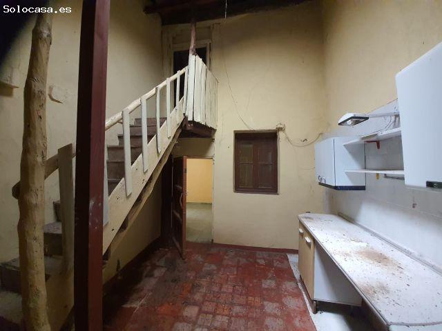 Casa Rural en Tabladillo con Encanto y Pequeño Patio