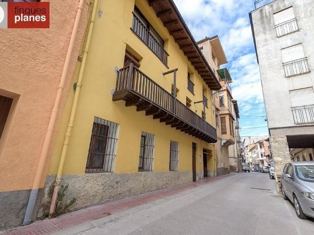 Masía en venta en Organyà, de 423 m² 9 habitaciones por 375.000