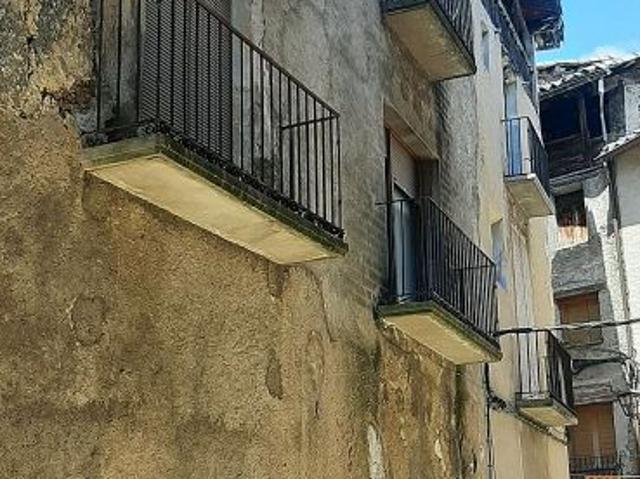 Casa en venta en calle Major, Sant Llorenç de Morunys, de 470 m² 6 habitaciones por 75.000