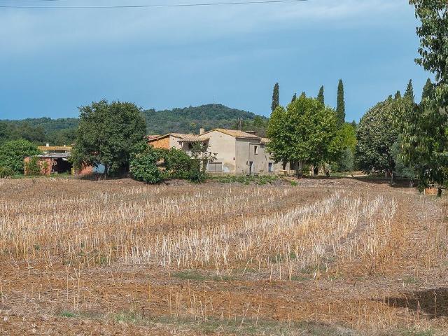 Casa rural en venta en calle Mas Mitja, Aiguaviva, de 520 m² 7 habitaciones por 750.000
