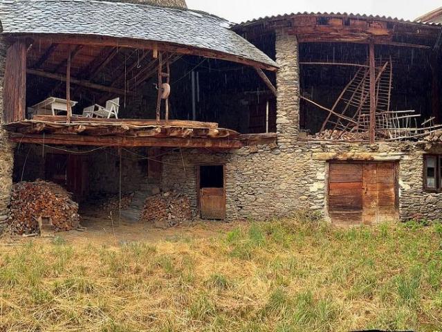 Casa rural en venta en calle Batlle Cerbi, Guingueta d´Àneu, La, de 155 m² por 150.000