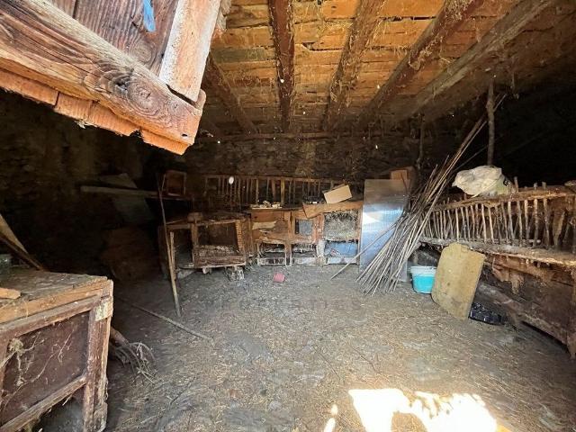 Casa en venta en calle Corruda, Bausen, de 70 m² por 110.000