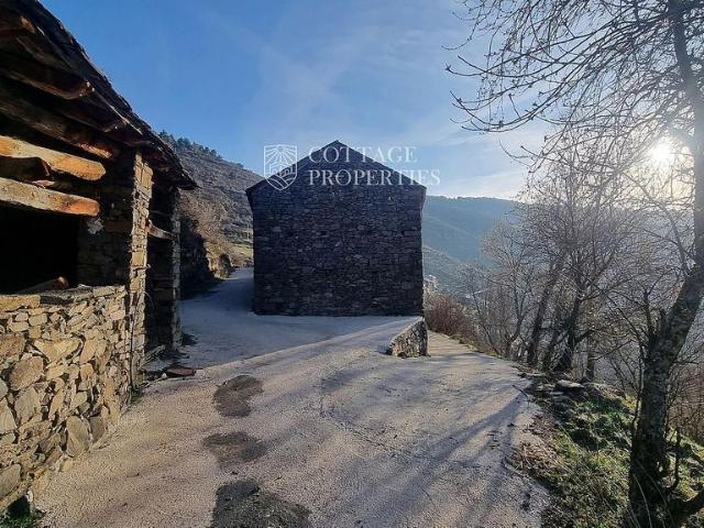 Masía en venta en calle De Freixa, Soriguera, de 670 m² 5 habitaciones por 185.000