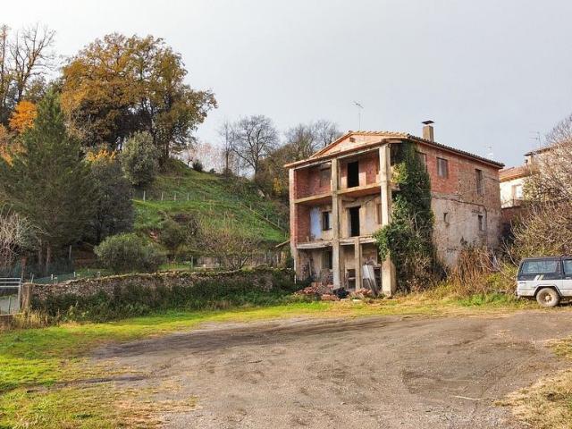 Casa rural en venta en calle De la Doma, Santa Pau, de 300 m² 6 habitaciones por 200.000