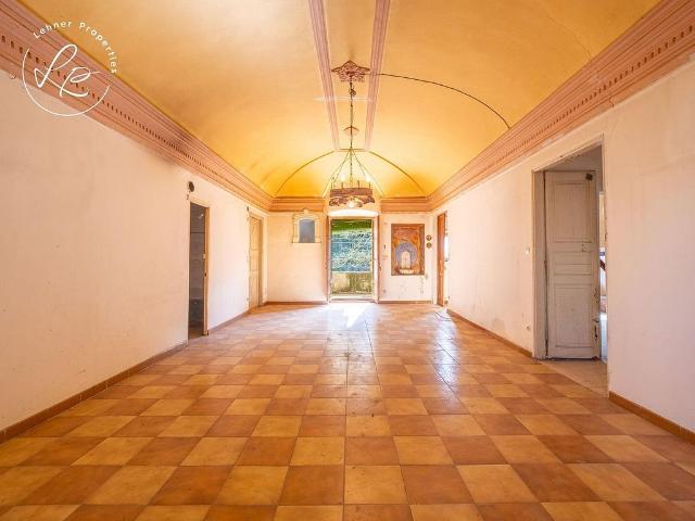 Casa en venta en calle De L'oli, Boadella d´Empordà, de 600 m² 5 habitaciones por 395.000