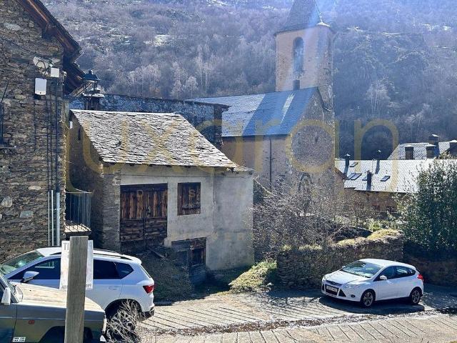 Casa en venta en calle De Sant Lliser, Alt Àneu, de 250 m² 1 habitación por 216.000