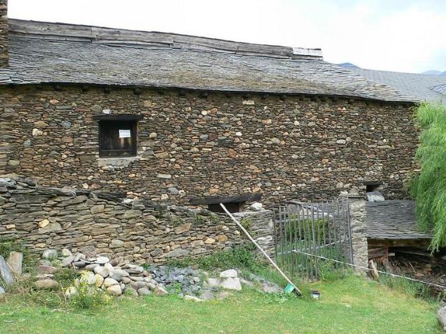 Casa rural en venta en calle Diseminado, Tírvia, de 127 m² 1 habitación por 150.000