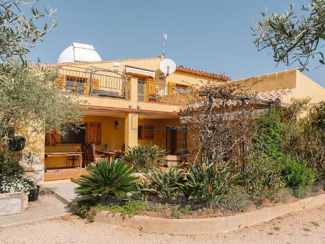 Casa rural en venta en calle Diseminats Ulldellops, Ampolla, l´, de 130 m² 6 habitaciones por 399.000