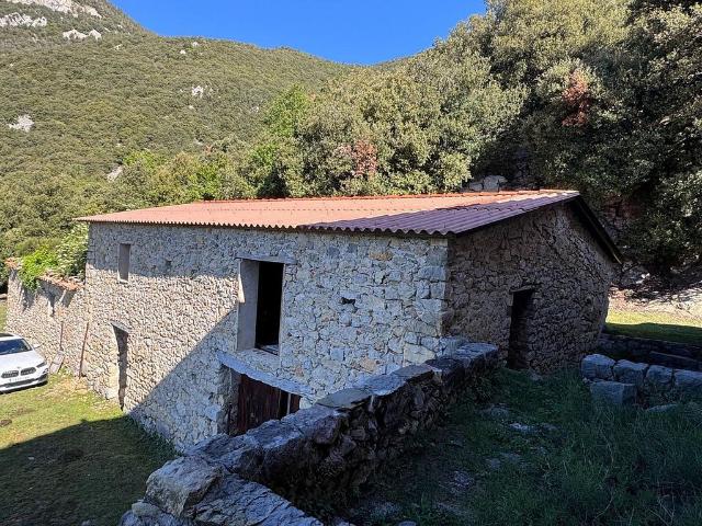 Casa rural en venta en calle Sense Nom, Albanyà, de 764 m² 11 habitaciones por 390.000