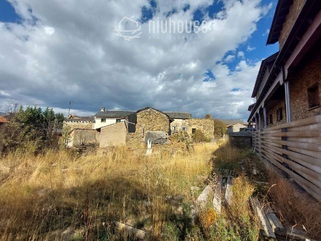 Casa rural en venta en plaza Major, Fontanals de Cerdanya, de 500 m² 4 habitaciones por 360.000