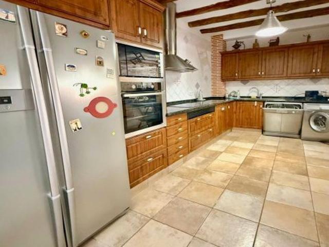 CASA RURAL REFORMADA CON ALTO POTENCIAL COMO ALOJAMIENTO TURÍSTICO EN CONFRIDES