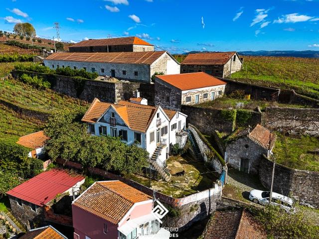 Casa rural T3+1 para recuperar em Santa Marta de Penaguião