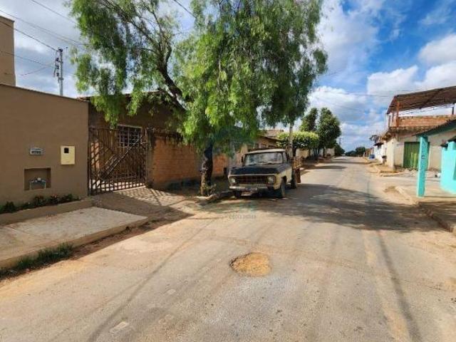 CASA RECEM CONSTRUIDA A VENDA EM DORES DO INDAIA