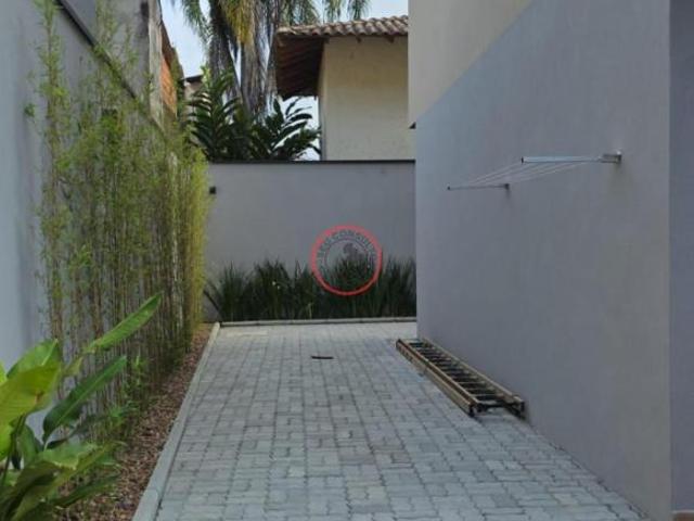 CASA RÉCEM CONSTRUIDA DENTRO DE CONDOMÍNIO COM 2 SUÍTES PARA LOCAÇÃO EM BOISSUCANGA