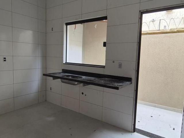 Casa Recém entregue, a 300 metros do mar, próximo a comércios e tudo!