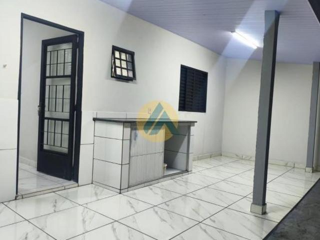 Casa recém reformada com 3 dormitórios, sendo 1 suíte