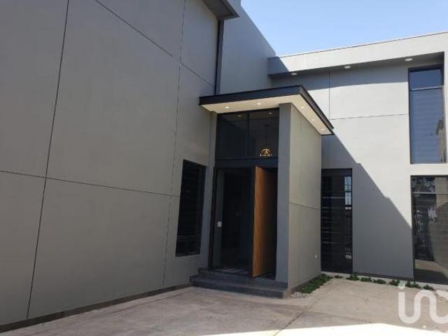 Casa Recien Construida en Venta en Fracc. Villafontana
