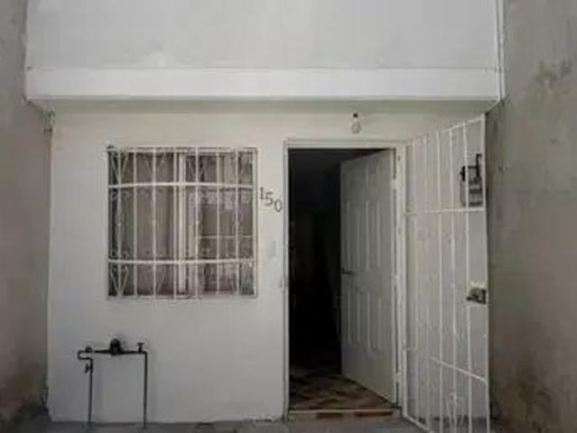 Casa Recién Remodelada En Calle Cerrada Y A Solo Unos Pasos Del Tren Suburbano
