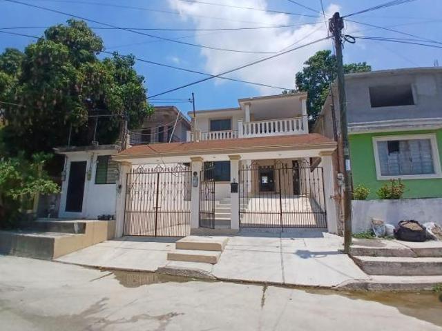 Casa recién remodelada en Venta en Unidad Modelo, Tampico