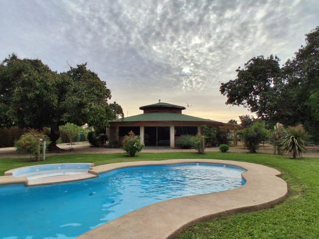 Casa redonda 3d 2b, piscina, jardines. Condominio