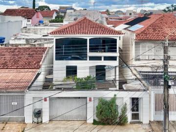 Casa reformada | 4 Quartos | Sobrado