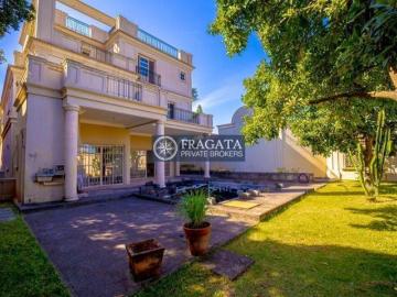 Casa Reformada, 5 suítes, 10 vagas de garagem, 1.071 m² Pacaembu