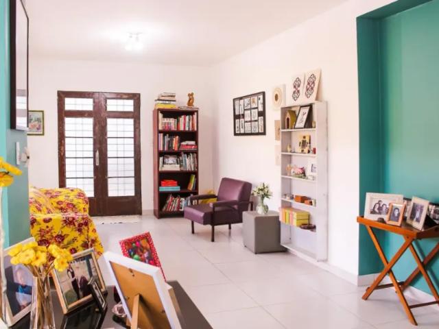 Casa reformada á venda de 460m², com 5 dormitórios e 4 vagas no bairro Alto da lapa