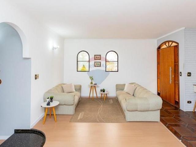 Casa Reformada a Venda com Piscina e Churrasqueira