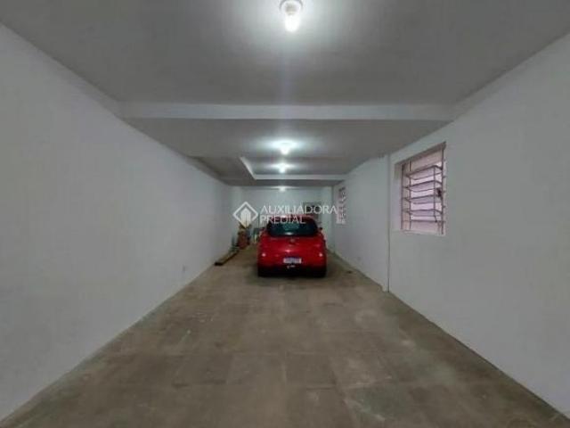 CASA REFORMADA COM 3 QUARTOS, FINANCIAVEL NO VILA NOVA!