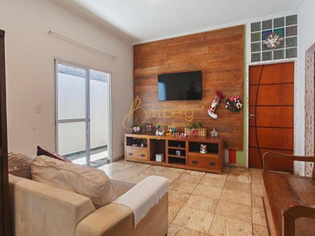 Casa reformada, com 400 m² terreno / 3 salas / 3 vagas