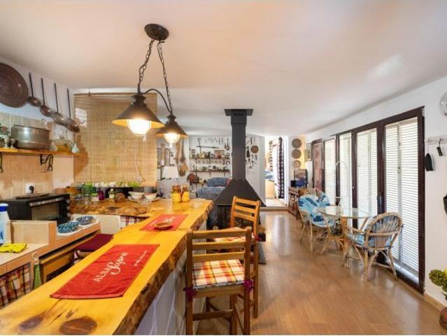 CASA REFORMADA CON TERRAZA Y ESPECTACULARES VISTAS PANORÁMICAS EN TOCÓN DE QUÉNTAR