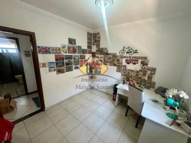 Casa Reformada de 3 Dorm. Com Suíte + Varanda com Churrasqueira + Ar Condicionado à Venda