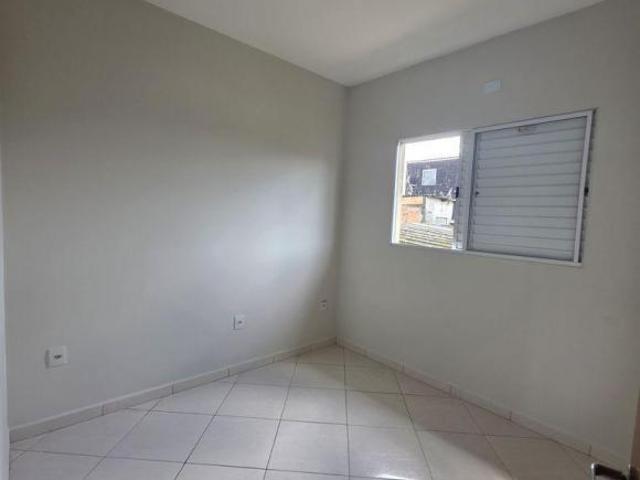 Casa Reformada em Condomínio – 1 Dorm, 1 Vaga, 1,4 km da Praia