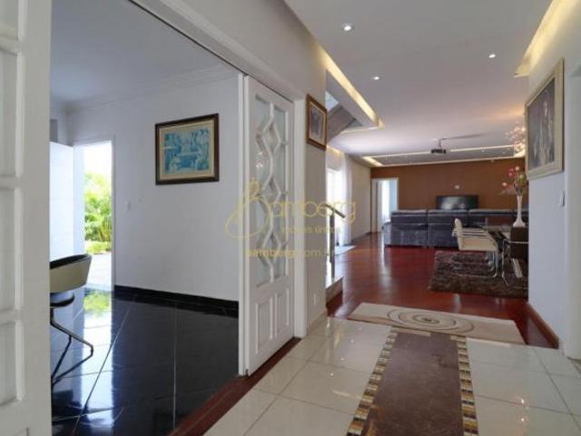 Casa Reformada em Interlagos, com 712,0 metros de terreno  3 suítes / 4 vagas
