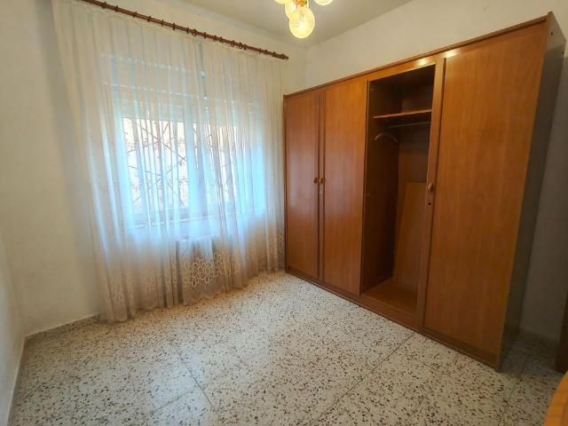 CASA REFORMADA EN FINCA CON TERRENO Y COCHERA/ALMACEN