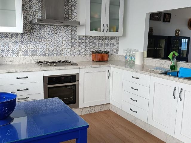 Casa reformada, en primera línea de playa! 140m² Lagos