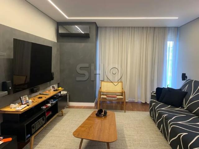 Casa reformada na Vila Madalena com 3 Dormitórios, sendo 1 suíte