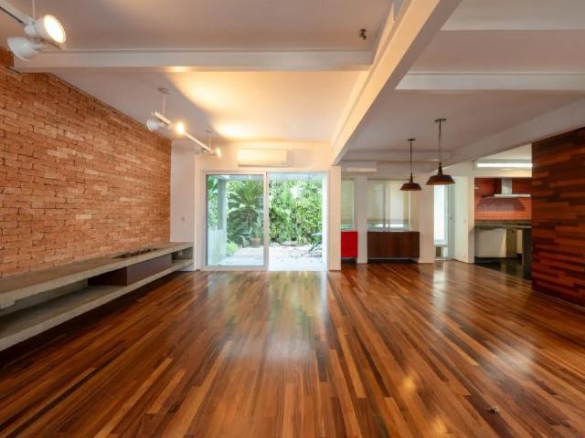 Casa Reformada no Jardim Paulistano com Churrasqueira e Ofurô – 22831