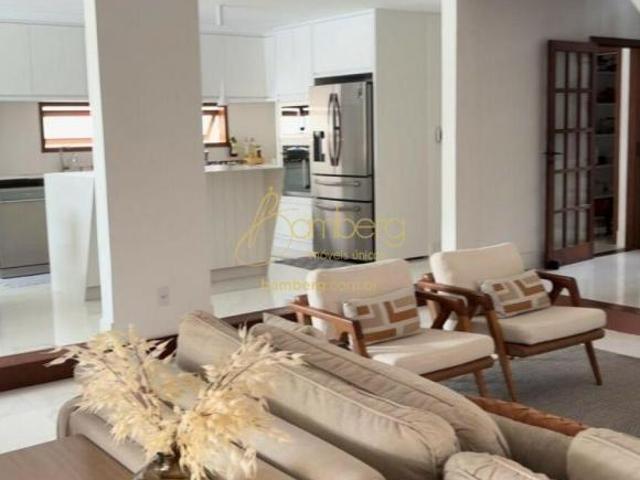 Casa reformadissima! Com 4 suites e 4 vagas