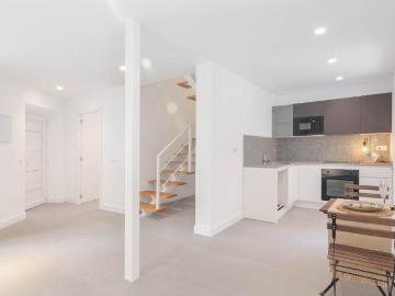 Casa rehabilitada integralmente en 2025 — Paseo de San Juan de Nieva Avilés 114 m2 + Bajo cubierta espectacular | Trastero anejo
