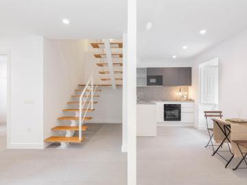 Casa rehabilitada integralmente en 2025 — Paseo de San Juan de Nieva Avilés 114 m² + Bajo cubierta espectacular | Trastero anejo