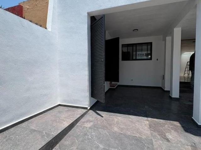 CASA REMODELADA CON EXCELENTES ACABADOS MODERNOS