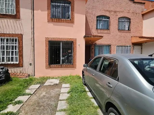 CASA REMODELADA CON ESPACIO SUFICIENTE PARA UNA FAMILIA