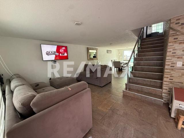 Casa remodelada con patio y cochera para 2 autos | Viveros de la Loma | Tlalnepantla