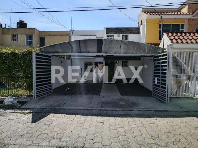 CASA REMODELADA CERCA DE LA AUTÓNOMA