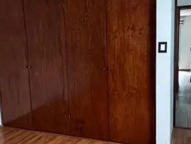 Casa Remodelada De 3 Pisos Con 3 O 4 Cuartos. El 3er Piso Puede Ser Área Para Eventos O Un Cuarto Muy Amplio. Colonia Segura Y Cerca De Supermercados, Farmacias Y Atrás De Mundo E