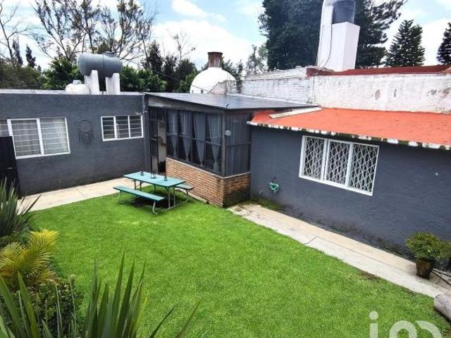 Casa Remodelada de Lujo + 2 Locales Comerciales en Bosques del Lago