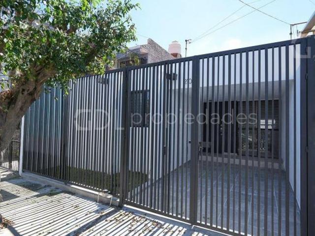 CASA REMODELADA DE UNA PLANTA CON 3 RECÁMARAS · EL MANANTIAL, GUADALAJARA