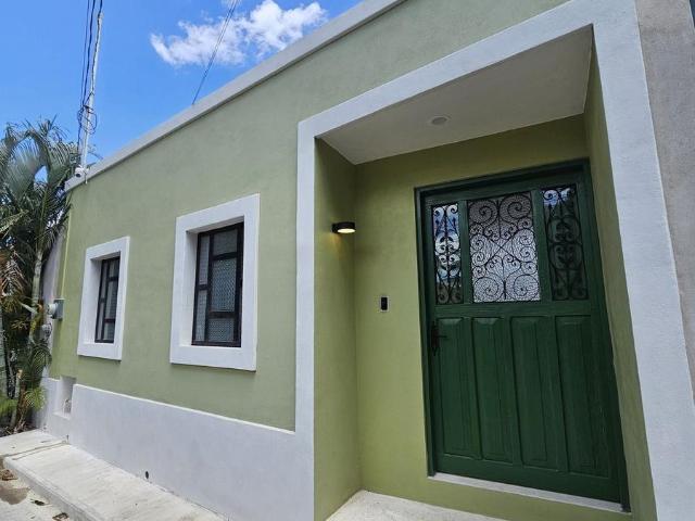 CASA REMODELADA DE UNA PLANTA EN VENTA EN CONKAL